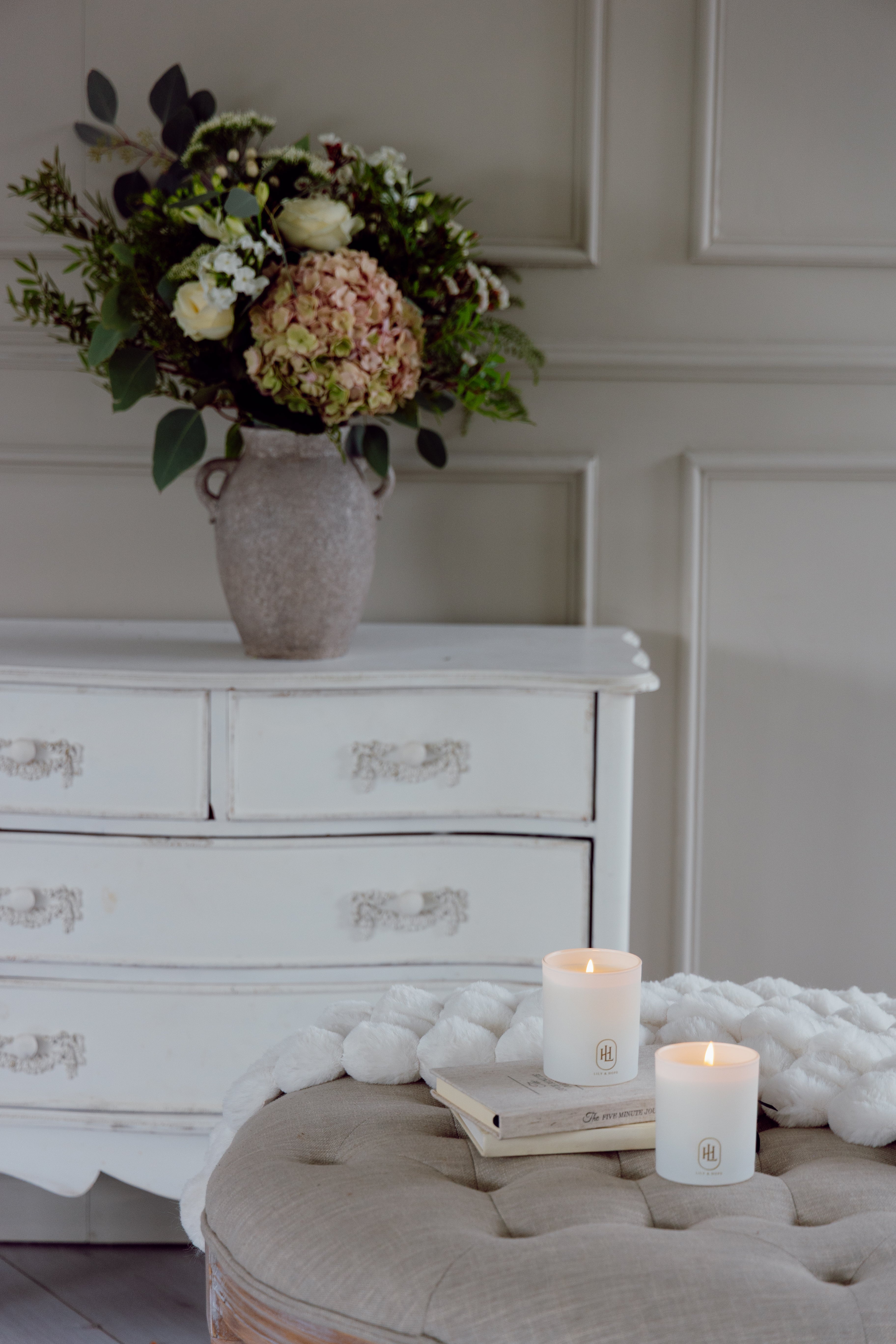 5 Ways to Create a Relaxing Atmosphere at Home (With Fragrance)